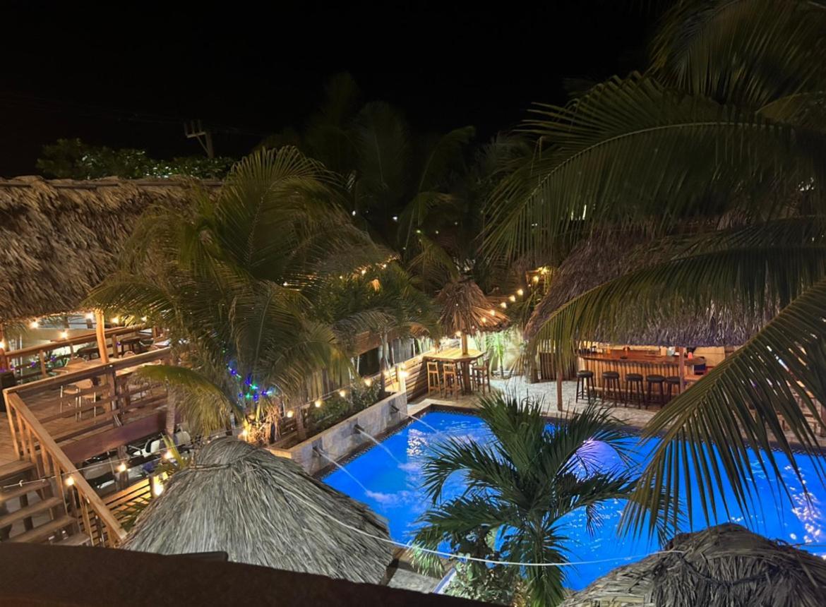 Tropical Palace Hotel San Pedro  Eksteriør billede