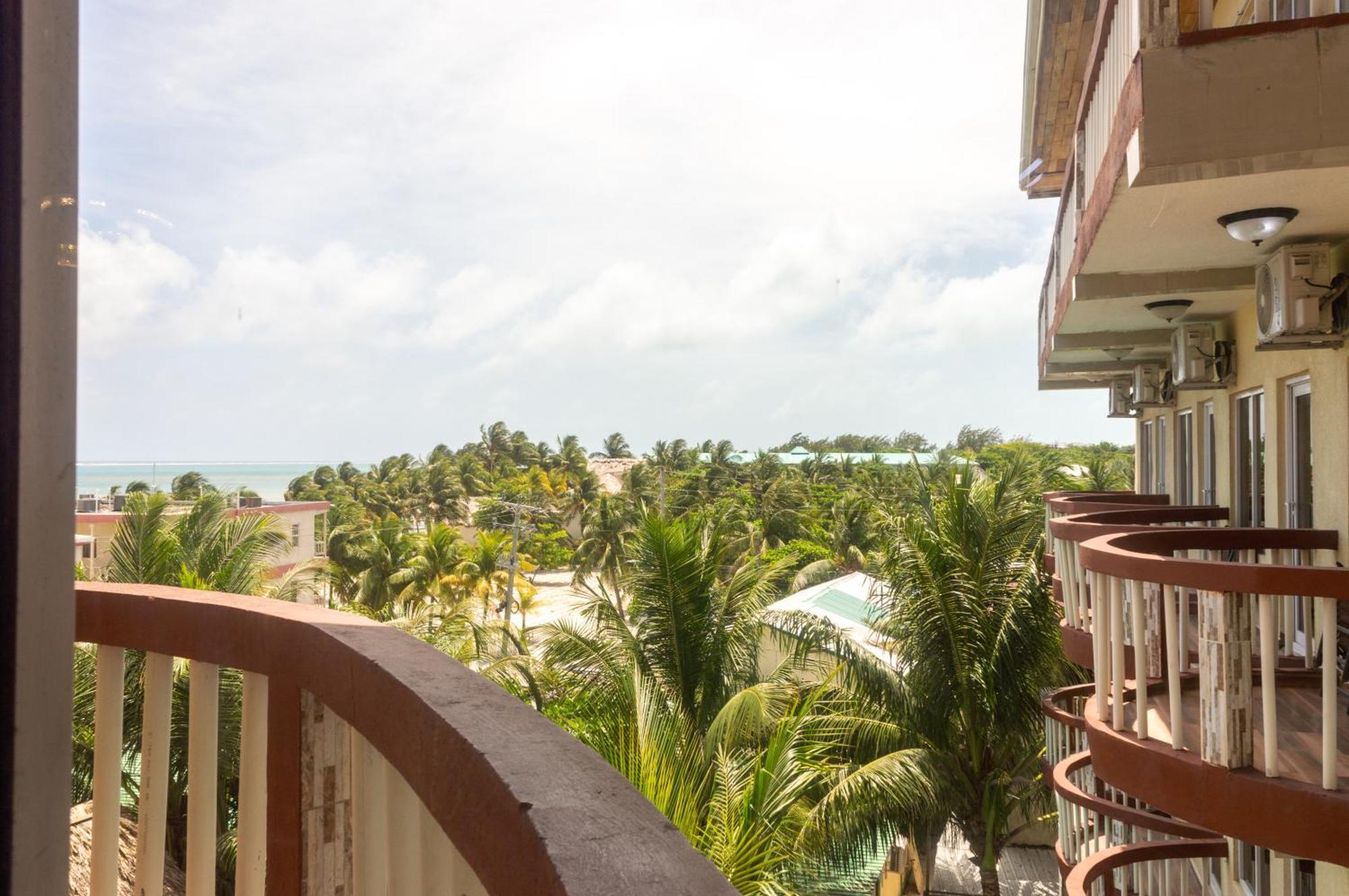 Tropical Palace Hotel San Pedro  Eksteriør billede
